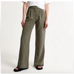 Abercrombie & Fitch Sloane Tailored pant in Olive green (size 25 SHORT)